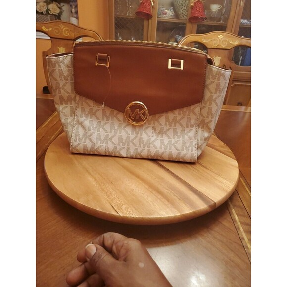 Michael Kors Hudson Signature Vanilla Acorn Leather Satchel Handbag Crossbody - Picture 5 of 14